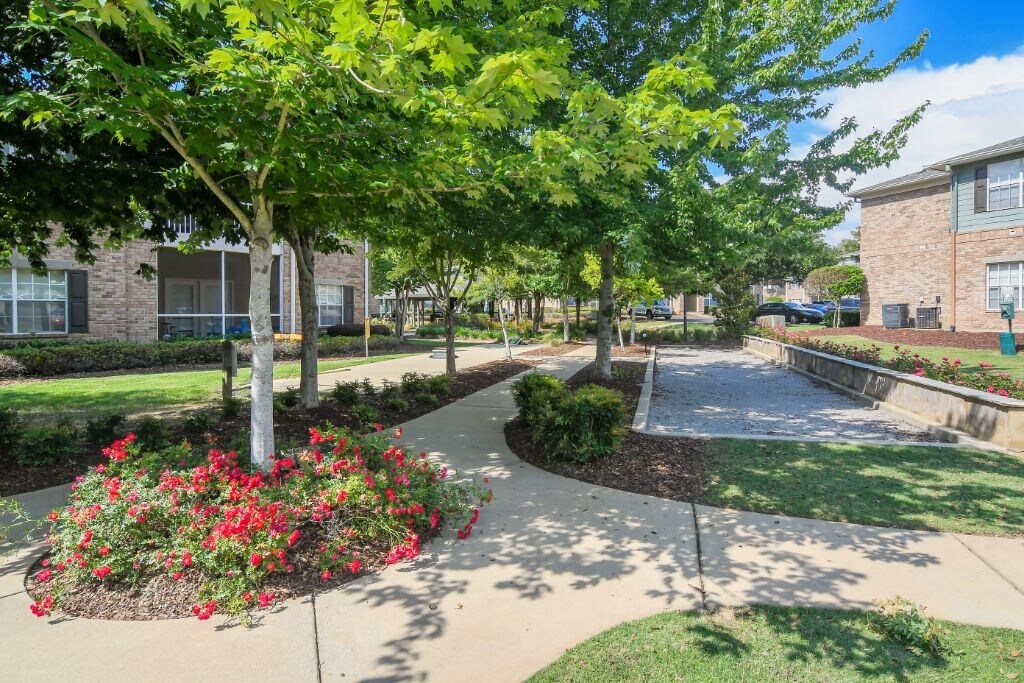 Ashford Place Apartment Homes in Flowood, MS