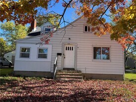 3445 Wallace Dr in Grand Island, NY - Building Photo