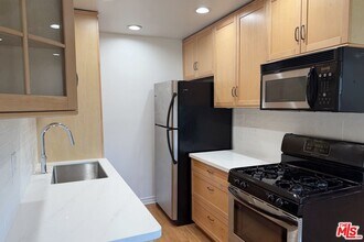 924 5th St in Santa Monica, CA - Building Photo - Building Photo