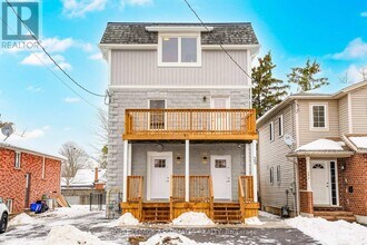 35 St George St in Brantford, ON - Building Photo - Building Photo