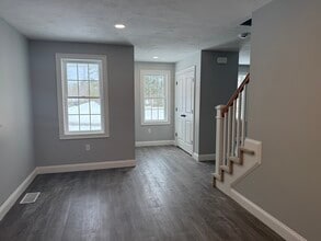 17 Kashmirs Way in Middleboro, MA - Building Photo - Building Photo