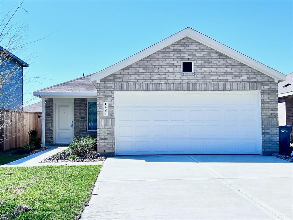 1484 Cactus Rose Dr in Conroe, TX - Building Photo