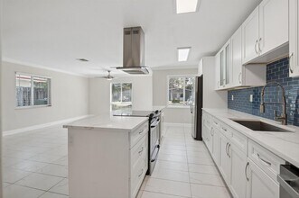 819 SW 13th St in Fort Lauderdale, FL - Building Photo - Building Photo