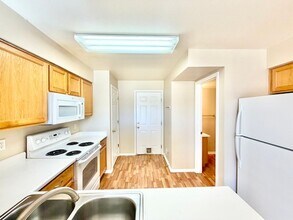 1085 W 112th Ave in Westminster, CO - Building Photo - Building Photo