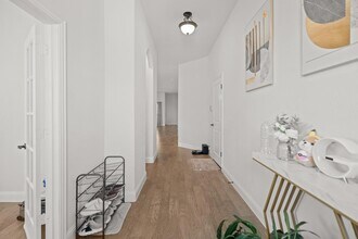 8508 White Rock Ln in Lantana, TX - Foto de edificio - Building Photo