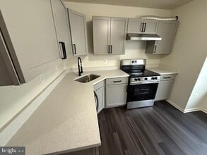 124 Azalea Ct in Upper Marlboro, MD - Foto de edificio - Building Photo