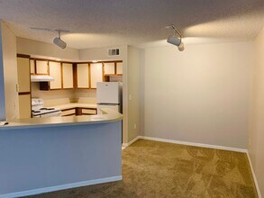 4572 Commander Dr in Orlando, FL - Building Photo - Building Photo