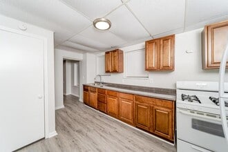 687 4th Ave in Troy, NY - Building Photo - Building Photo