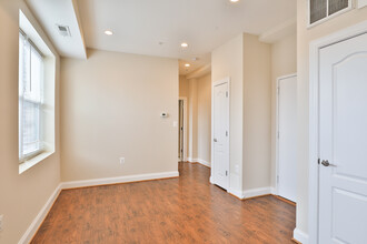 1319 Park Rd NW in Washington, DC - Building Photo - Interior Photo