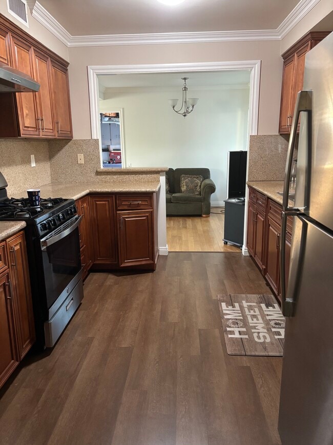 property at 10401 Wilsey Ave