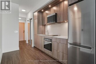 60 Central Park Roadway in Toronto, ON - Building Photo - Building Photo