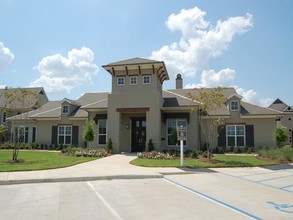 Riverscape Apartment Homes in Shreveport, LA - Foto de edificio - Building Photo