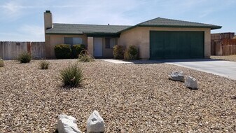 1245 Everglades Ct in Barstow, CA - Building Photo