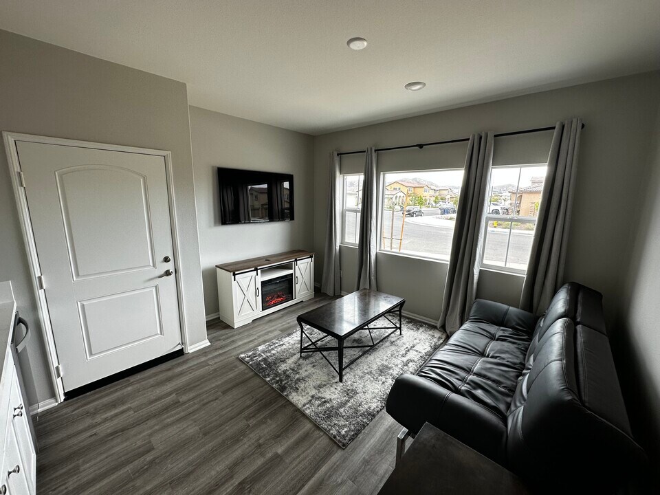 26796 Baneberry Ct in Menifee, CA - Foto de edificio
