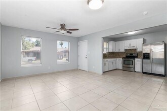 16 Grayson Ave in McAllen, TX - Building Photo - Building Photo