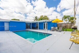 7831 Hope St in Hollywood, FL - Building Photo