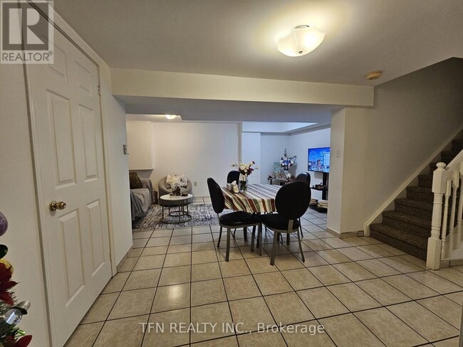 property at 112 Trafalgar Square