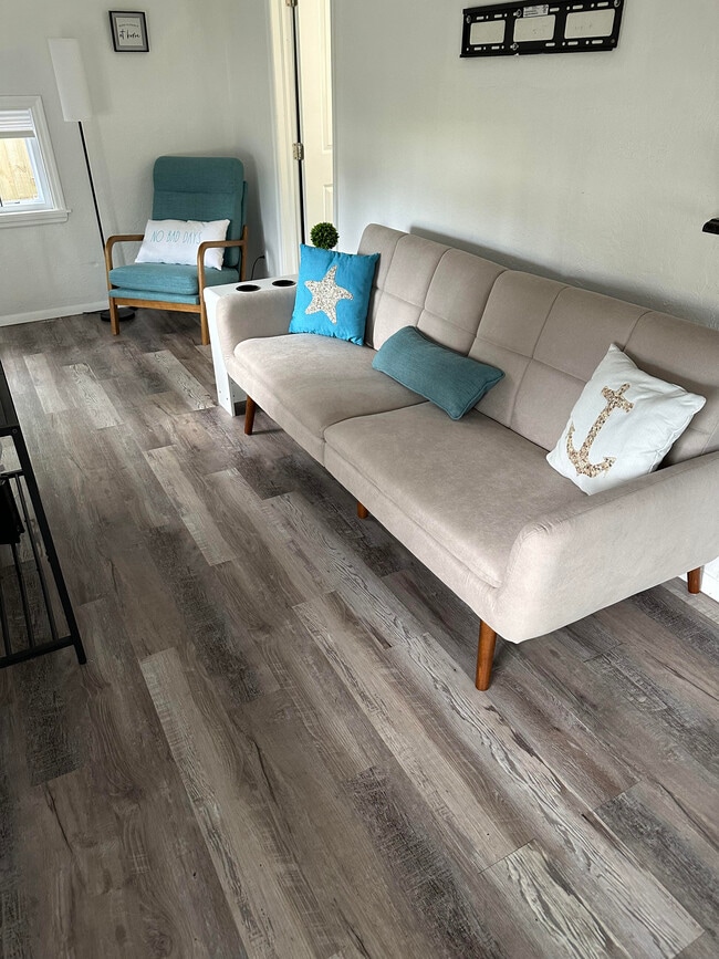 6002 72nd Ave N in Pinellas Park, FL - Building Photo - Building Photo