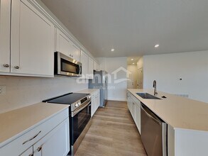 9106 Henley Ave in Reynoldsburg, OH - Foto de edificio - Building Photo