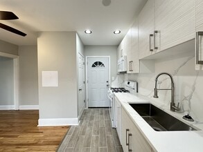 324 S Maple Ave, Unit A4 in Oak Park, IL - Foto de edificio - Building Photo