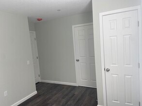 446 W 126th St in Los Angeles, CA - Foto de edificio - Building Photo