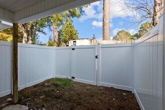 1533 Pine Brook Ct in Greenville, NC - Building Photo - Building Photo