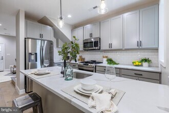 239 14th Place, NE in Washington, DC - Foto de edificio - Building Photo