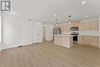 2457 Front Rd in Windsor, ON - Building Photo - Building Photo