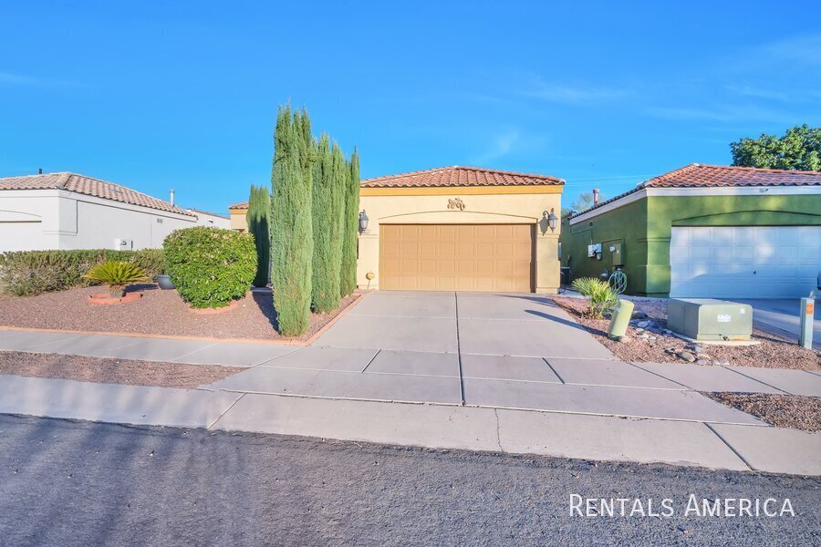 8509 S Camino Bengala in Tucson, AZ - Building Photo