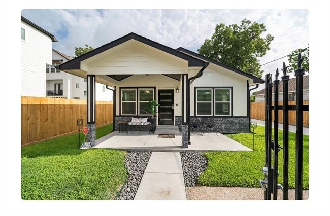 property at 4601 Vernon St