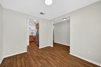 10118 Sand Tracks Ct in Houston, TX - Building Photo - Building Photo