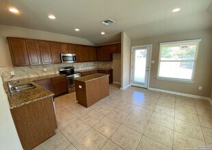 128 Kasper Dr in Boerne, TX - Building Photo - Building Photo
