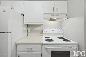 6020 Secor Rd in Toledo, OH - Foto de edificio - Building Photo