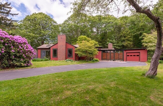 19 Walker Rd in Manchester by the Sea, MA - Building Photo - Building Photo