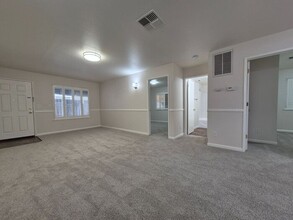 2404 24th St in Sacramento, CA - Foto de edificio - Building Photo