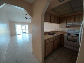 923 Gleason Pkwy in Cape Coral, FL - Building Photo - Building Photo