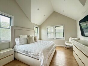 14 Bernard Cir in Tisbury, MA - Building Photo - Building Photo