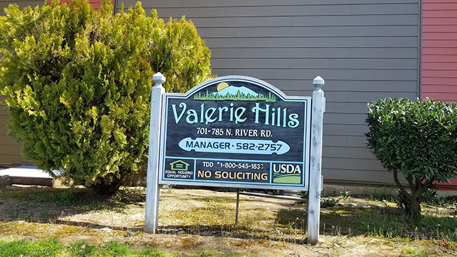 Z_Valerie Hills in Rogue River, OR - Foto de edificio