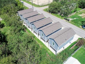 203 6th St in San Leon, TX - Building Photo - Building Photo