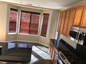 3072 Village Plaza Dr in Roseville, CA - Building Photo - Building Photo