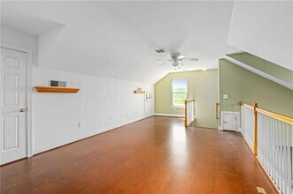 1804 Merlot Dr in Easton, PA - Building Photo - Building Photo