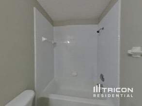 12758 Guernsey St in Jacksonville, FL - Building Photo - Building Photo