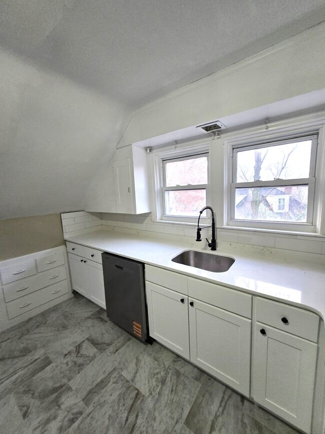 848 Smith St in Providence, RI - Foto de edificio - Building Photo