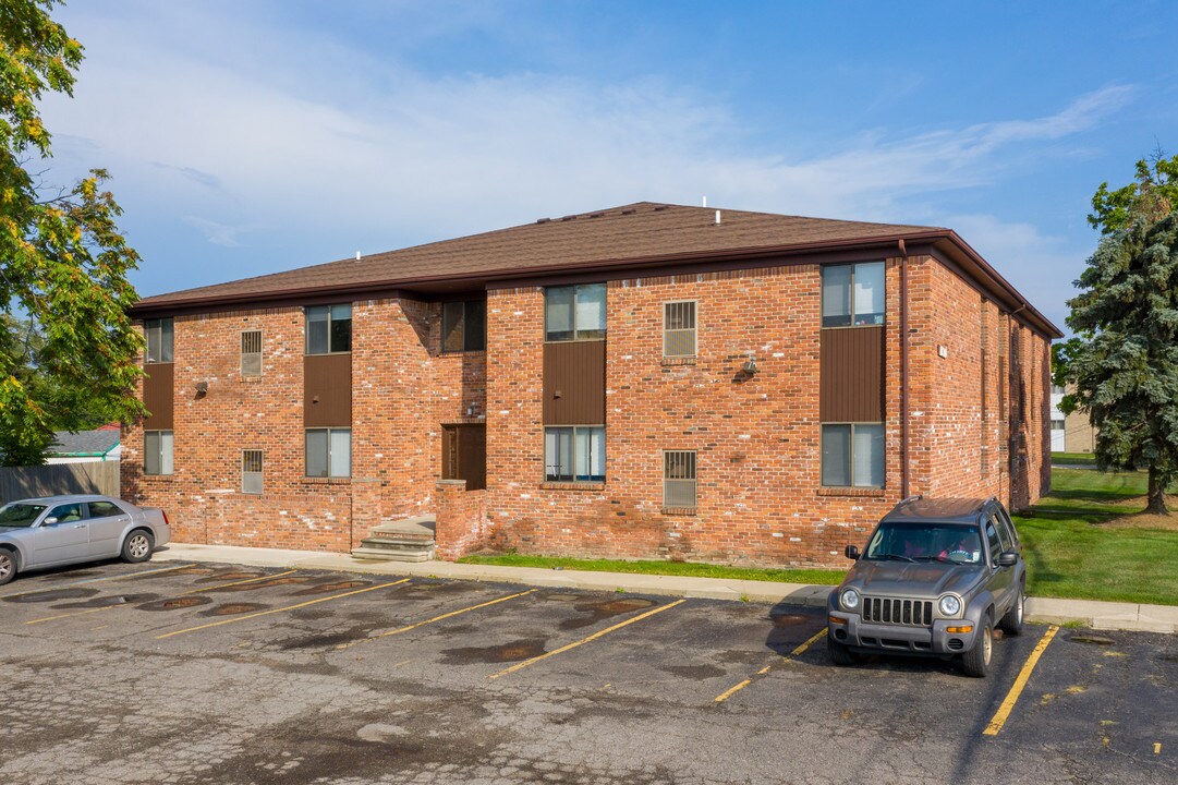1130 Goddard Rd in Lincoln Park, MI - Building Photo