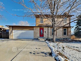 4490 S Ceylon Way in Aurora, CO - Building Photo