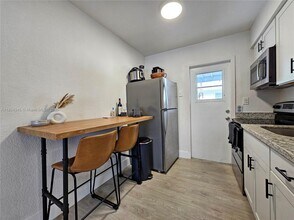 5712 Mayo St in Hollywood, FL - Building Photo - Building Photo