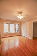 1361 W Greenleaf Ave, Unit #1A in Chicago, IL - Building Photo - Building Photo
