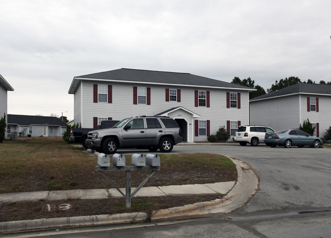 Hammock Lane Apartments in Jacksonville, NC - Building Photo - Building Photo