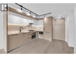 2729 Kingsway in Vancouver, BC - Building Photo - Building Photo