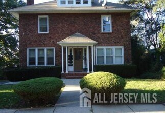 37 Highland Ave in Metuchen, NJ - Building Photo - Building Photo